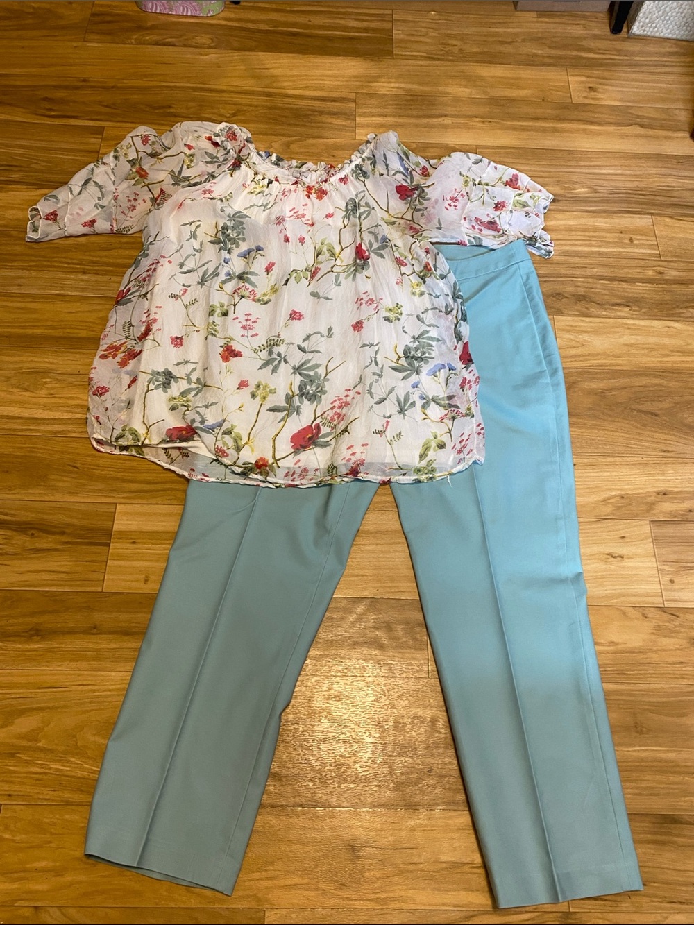 Bundle: Nic+Zoe mint green pants w Bellambria size L blouse
